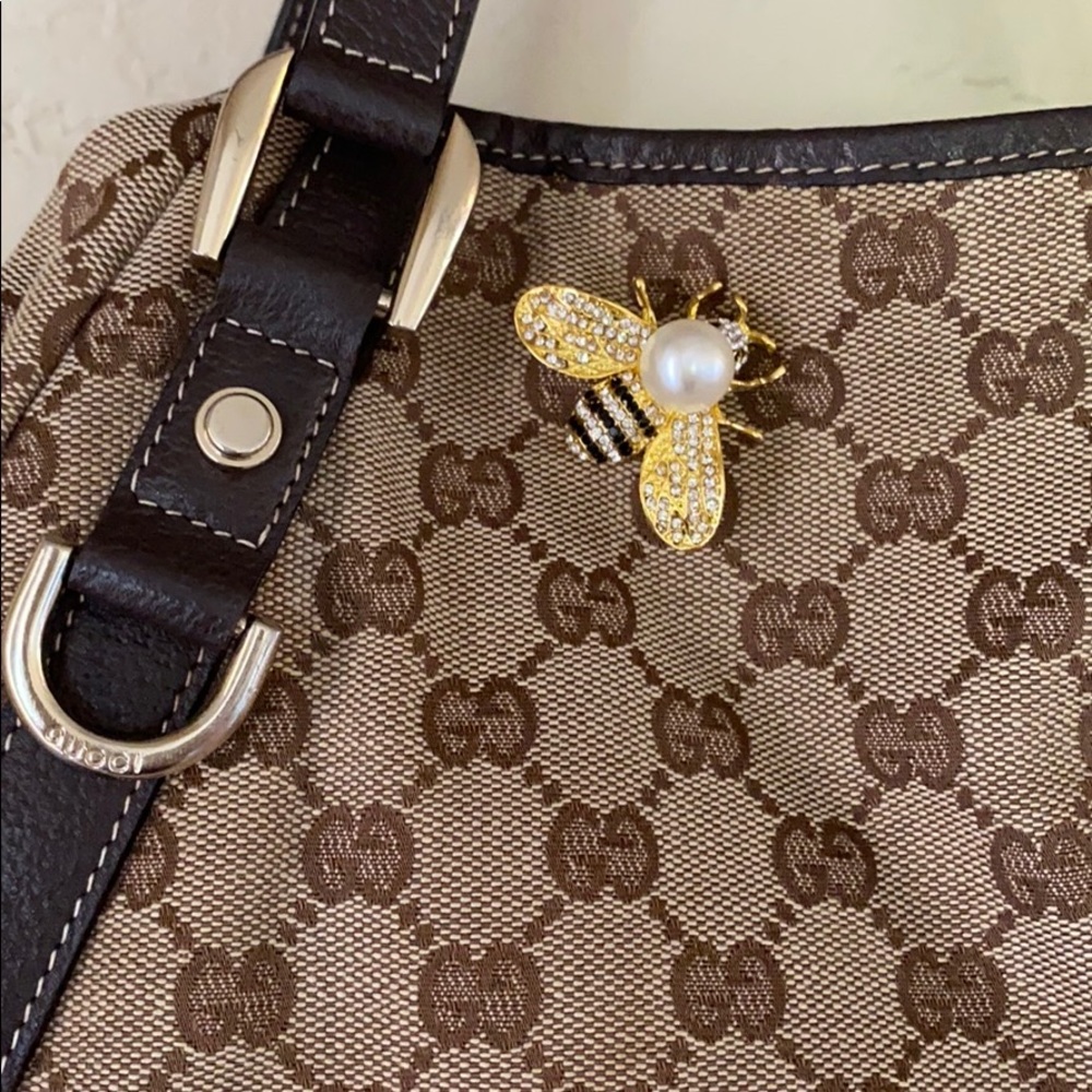 Cute bumblebee jeweled pin